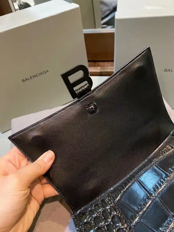 First bag ru BALENCIAGA HOURGLASS XS TOP HANDLE BAG 0124