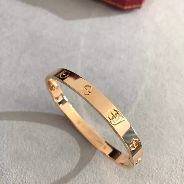 First bag ru CARTIER  BRACELET 0118