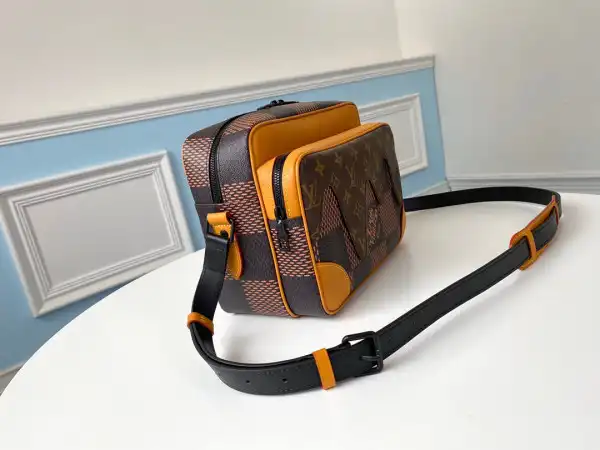 First bag ru LOUIS VUITTON MESSAGER BAG 0125