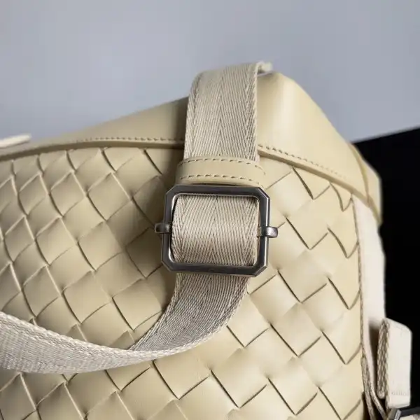 Firstbag ru BOTTEGA VENETA Arco Backpack 0131