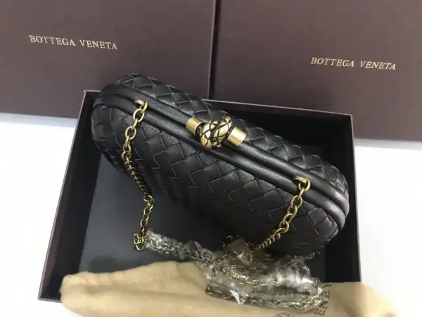 Firstbag ru BOTTEGA VENETA CHAIN KNOT 0131