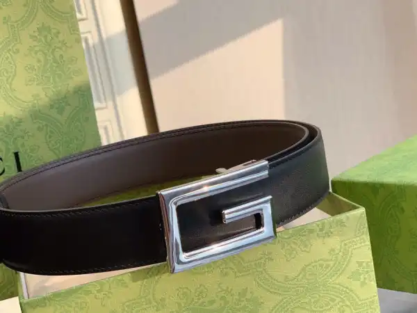 First bag ru GUCCI Reversible belt with Square G buckle 0125