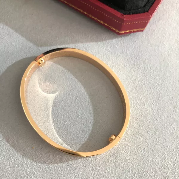 First bag ru CARTIER  BRACELET 0118