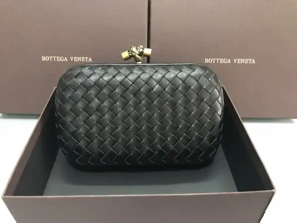 Firstbag ru BOTTEGA VENETA CHAIN KNOT 0131