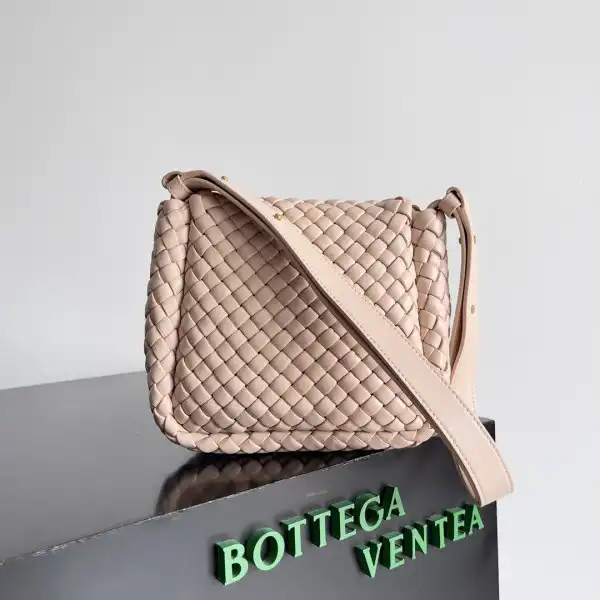 Firstbag ru BOTTEGA VENETA  mini Cobble Shoulder Bag 0131