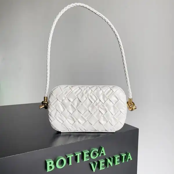 First bag ru BOTTEGA VENETA Knot Minaudiere On Strap 0131