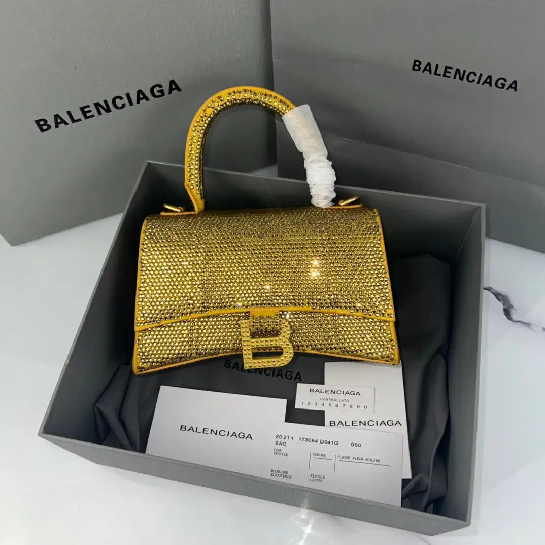 BALENCIAGA HOURGLASS 0124