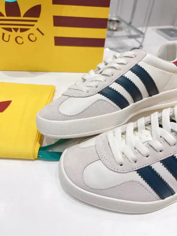 First bag ru Adidas x Gucci women's Gazelle sneaker 0125