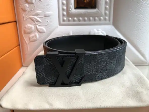 First bag ru Louis Vuitton Belt 0127