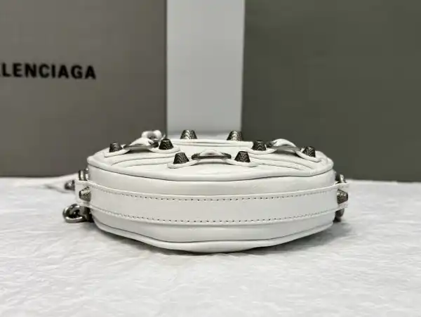 First bag ru BALENCIAGA  Le Cagole Heart mini metallic crinkled-leather shoulder bag 0124