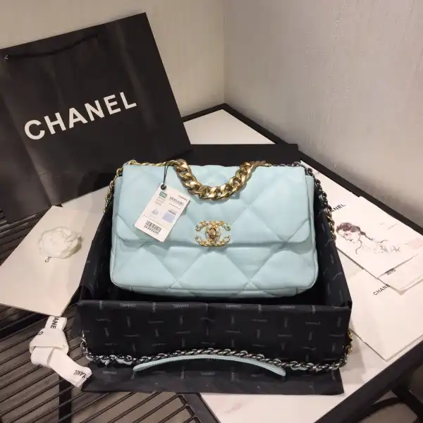 CHANEL 19 FLAP BAG 0130