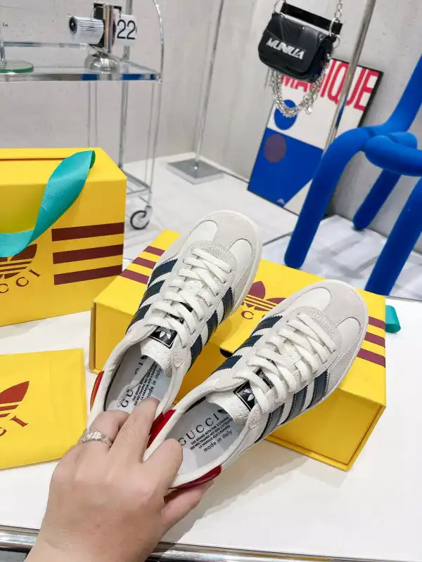 First bag ru Adidas x Gucci women's Gazelle sneaker 0125