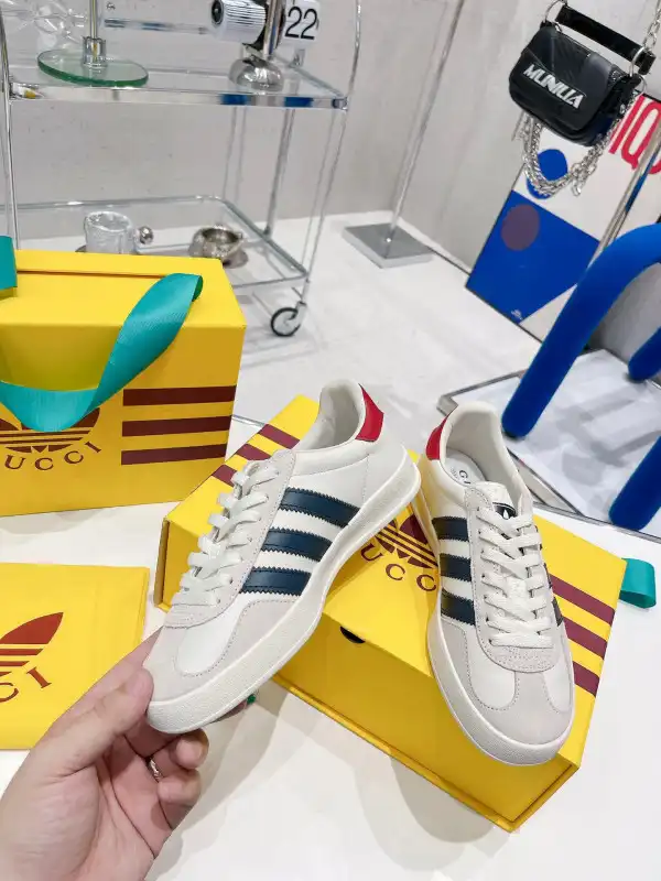 First bag ru Adidas x Gucci women's Gazelle sneaker 0125