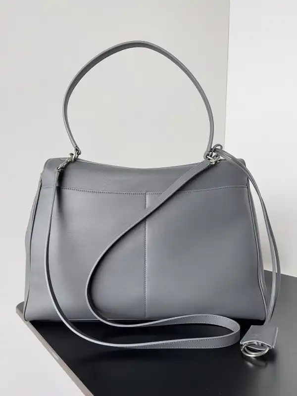 Firstbag ru BALENCIAGA RODEO-39.8*29.9*12.9CM 0124