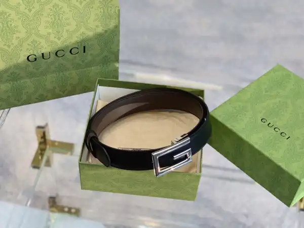 GUCCI Reversible belt with Square G buckle 0125