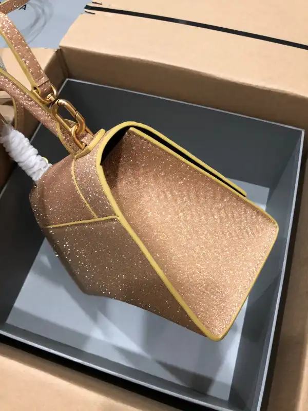 First bag ru BALENCIAGA HOURGLASS 0124