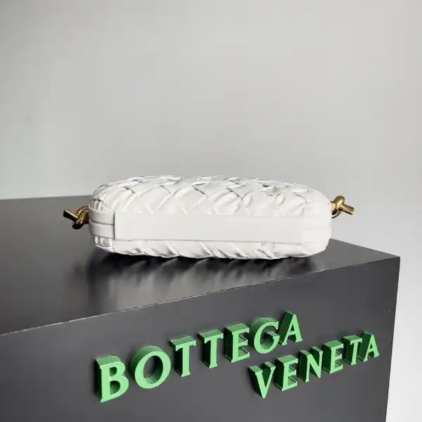 First bag ru BOTTEGA VENETA Knot Minaudiere On Strap 0131