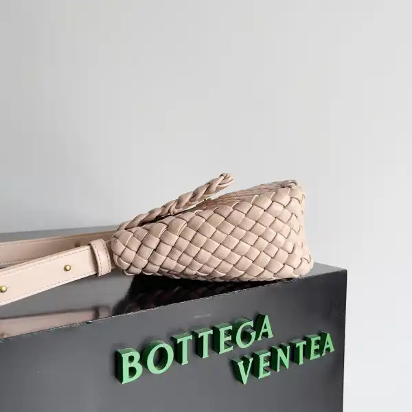 Firstbag ru BOTTEGA VENETA  mini Cobble Shoulder Bag 0131