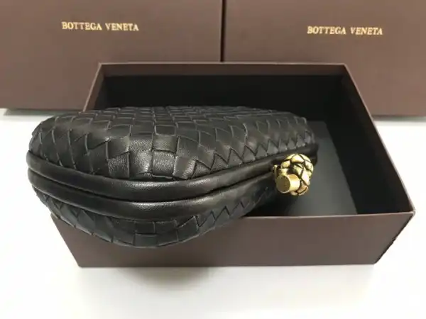 Firstbag ru BOTTEGA VENETA CHAIN KNOT 0131