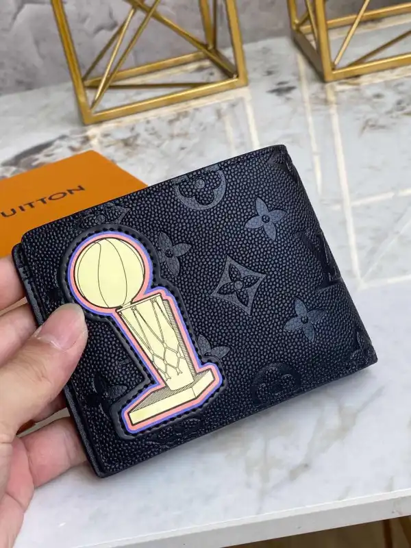 First bag ru LOUIS VUITTON LVXNBA MULTIPLE WALLET 0125