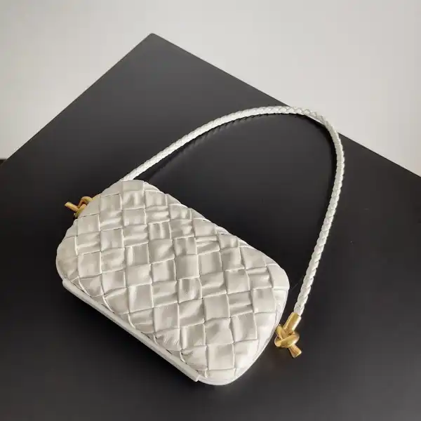 First bag ru BOTTEGA VENETA Knot Minaudiere On Strap 0131