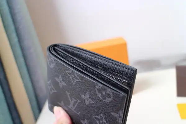 First bag ru LOUIS VUITTON AMERIGO WALLET 0201