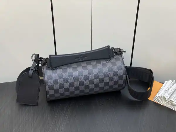 Firstbag ru LOUIS VUITTON Soft Polochon PM 0201