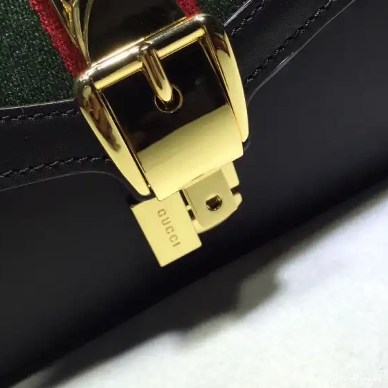 First bag ru Gucci Sylvie 0216