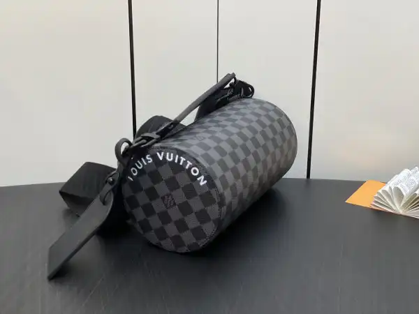 Firstbag ru LOUIS VUITTON Soft Polochon PM 0201