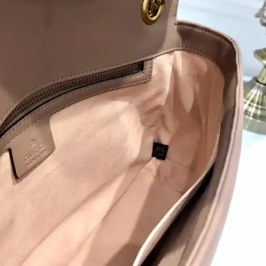 First bag ru 31CM GG Marmont Gucci 0225