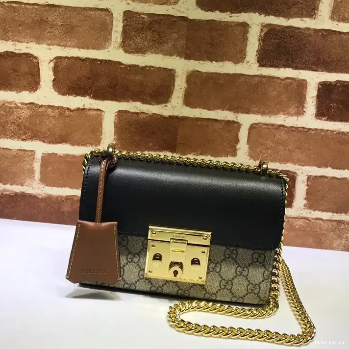 First bag ru padlock Gucci 0218