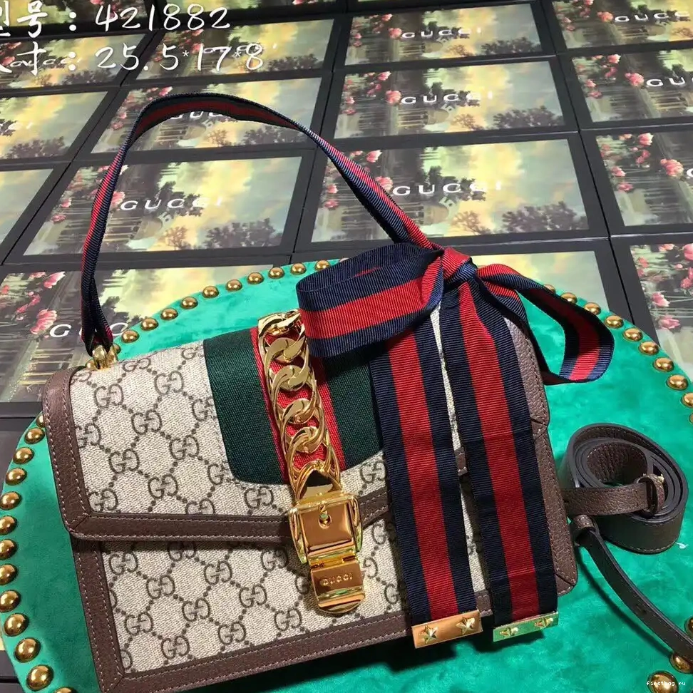 First bag ru Sylvie Gucci 0213