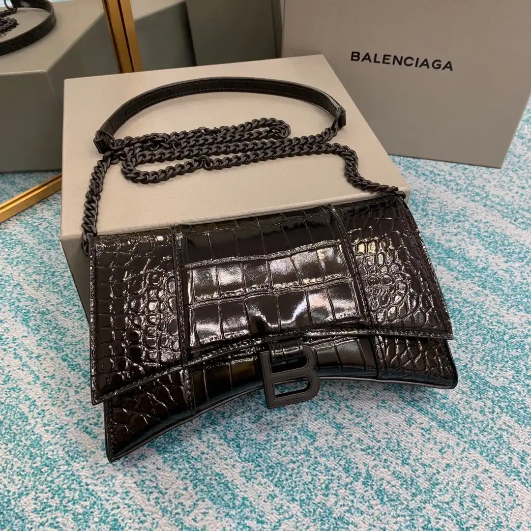 First bag ru BALENCIAGA  HOURGLASS CHAIN BAG 0202