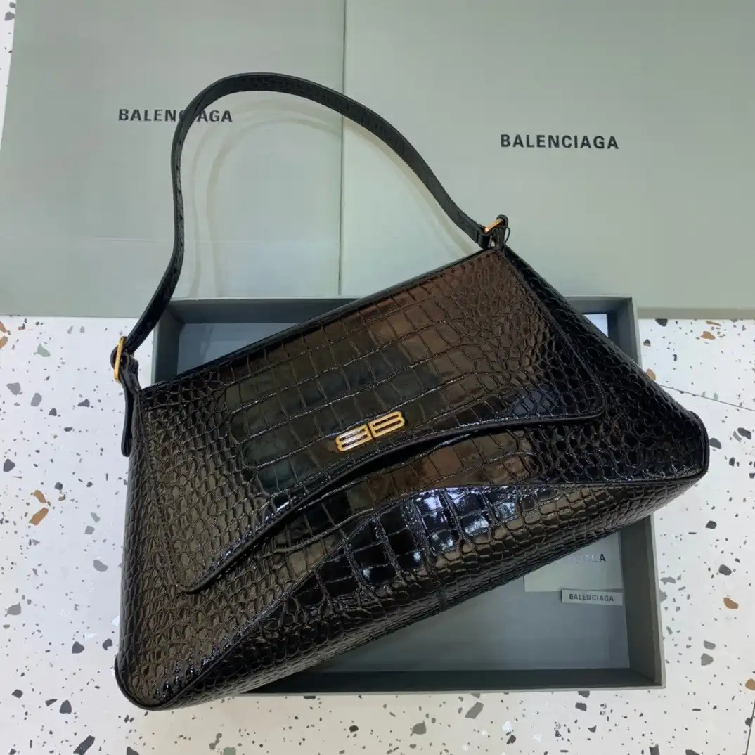 First bag ru BALENCIAGA WOMEN'S XX MEDIUM FLAP BAG 0202