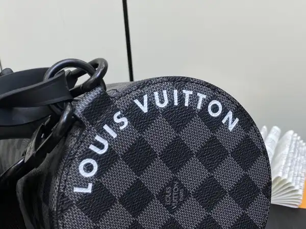 Firstbag ru LOUIS VUITTON Soft Polochon PM 0201