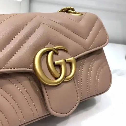 First bag ru 22CM GG Gucci Marmont 0222