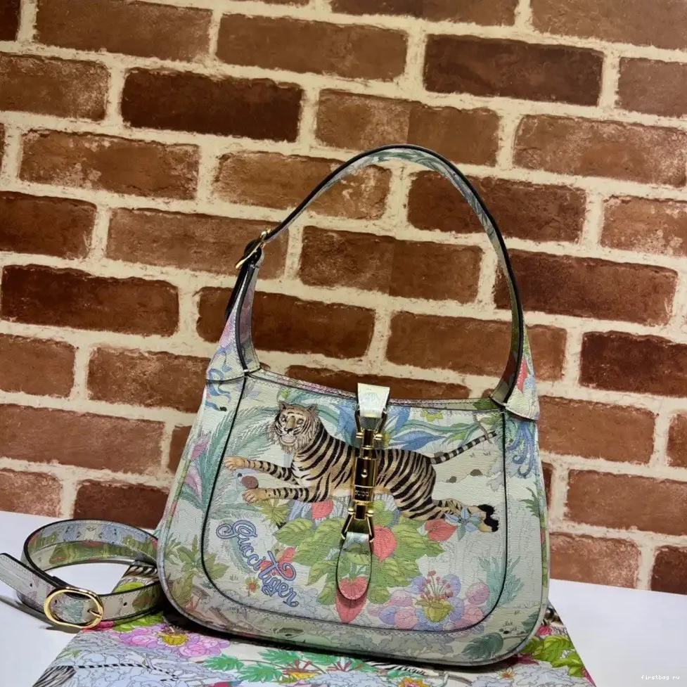 First bag ru Gucci 1961 small Jackie bag Tiger 0210