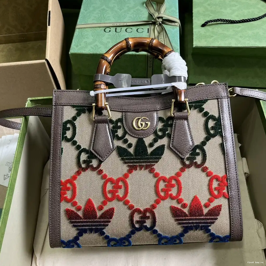 First bag ru Tote Diana Small x adidas Gucci Bag 0217