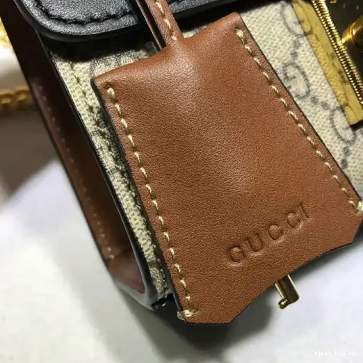 First bag ru padlock Gucci 0218