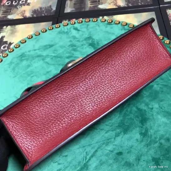 First bag ru Gucci Sylvie 0226