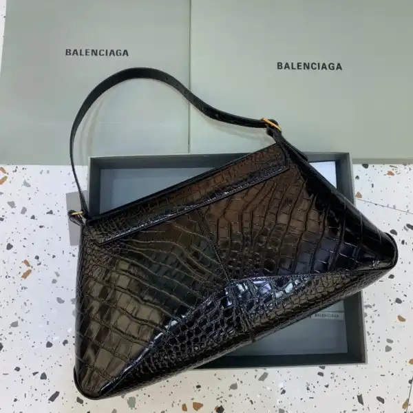 First bag ru BALENCIAGA WOMEN'S XX MEDIUM FLAP BAG 0202