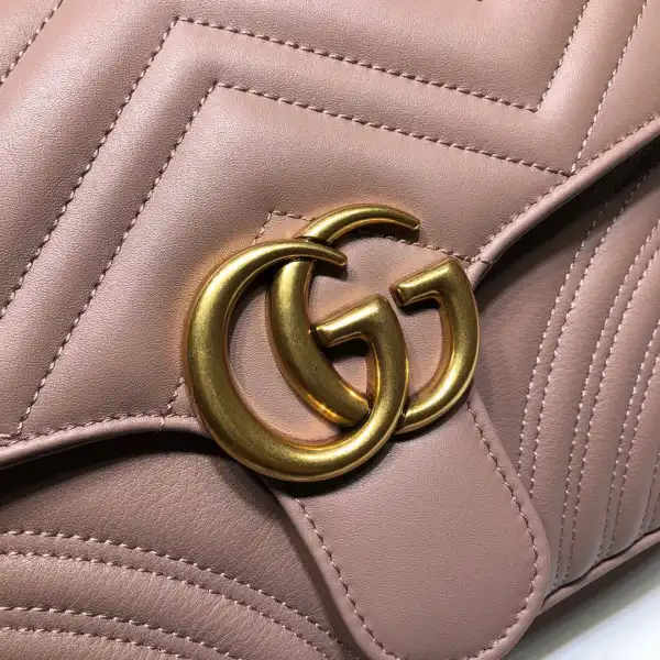 First bag ru GUCCI GG Marmont Small Top Handle Bag 0205