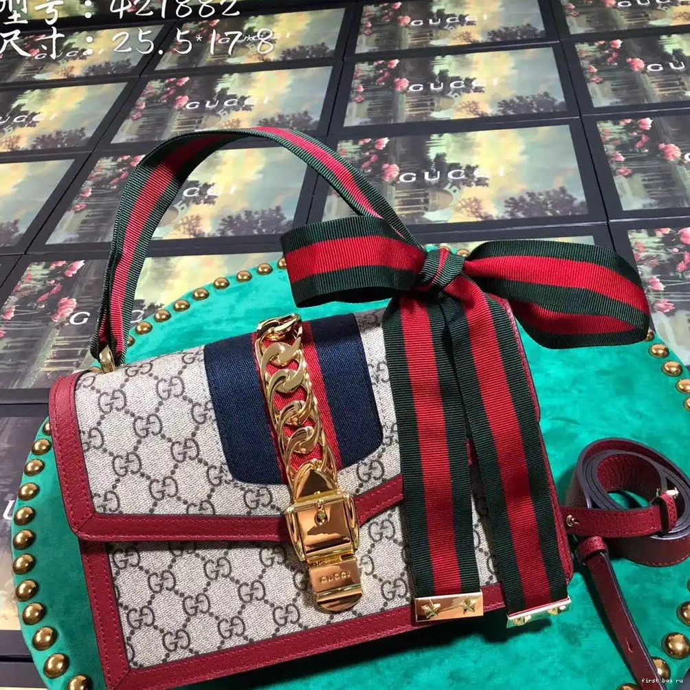 First bag ru Gucci Sylvie 0226