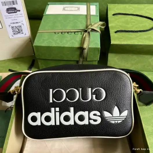 Firstbag ru bag x Adidas shoulder small Gucci 0215