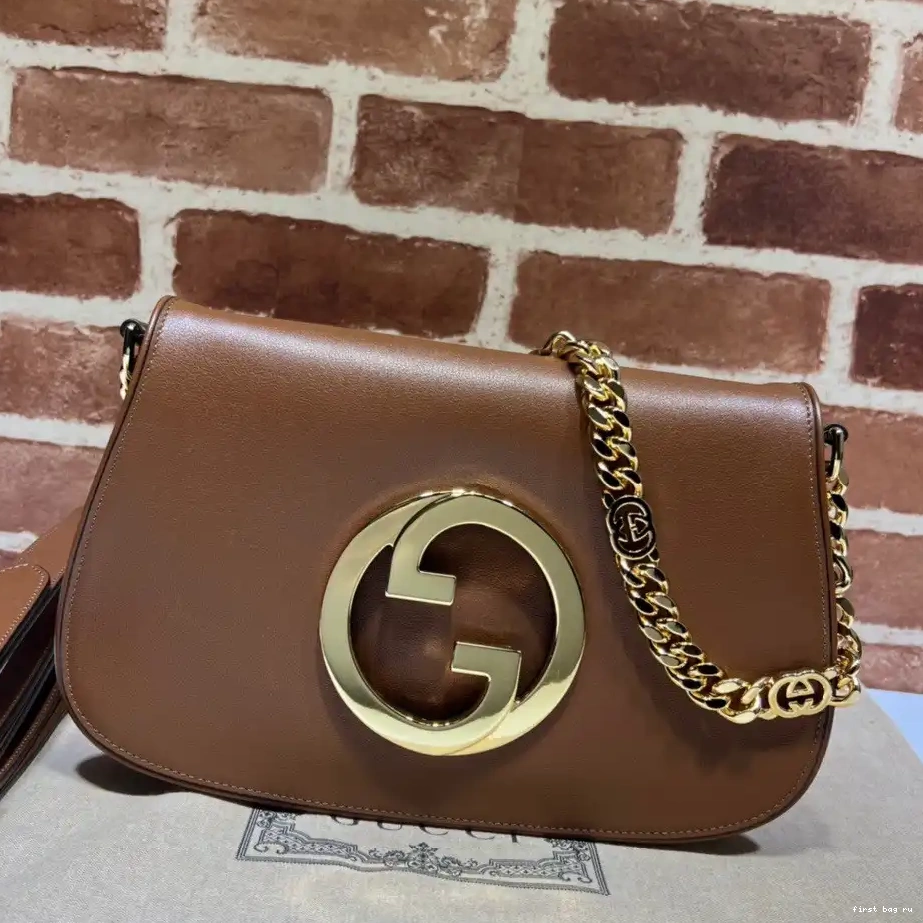 First bag ru Gucci shoulder Blondie bag 0227