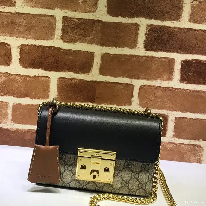 First bag ru padlock Gucci 0218