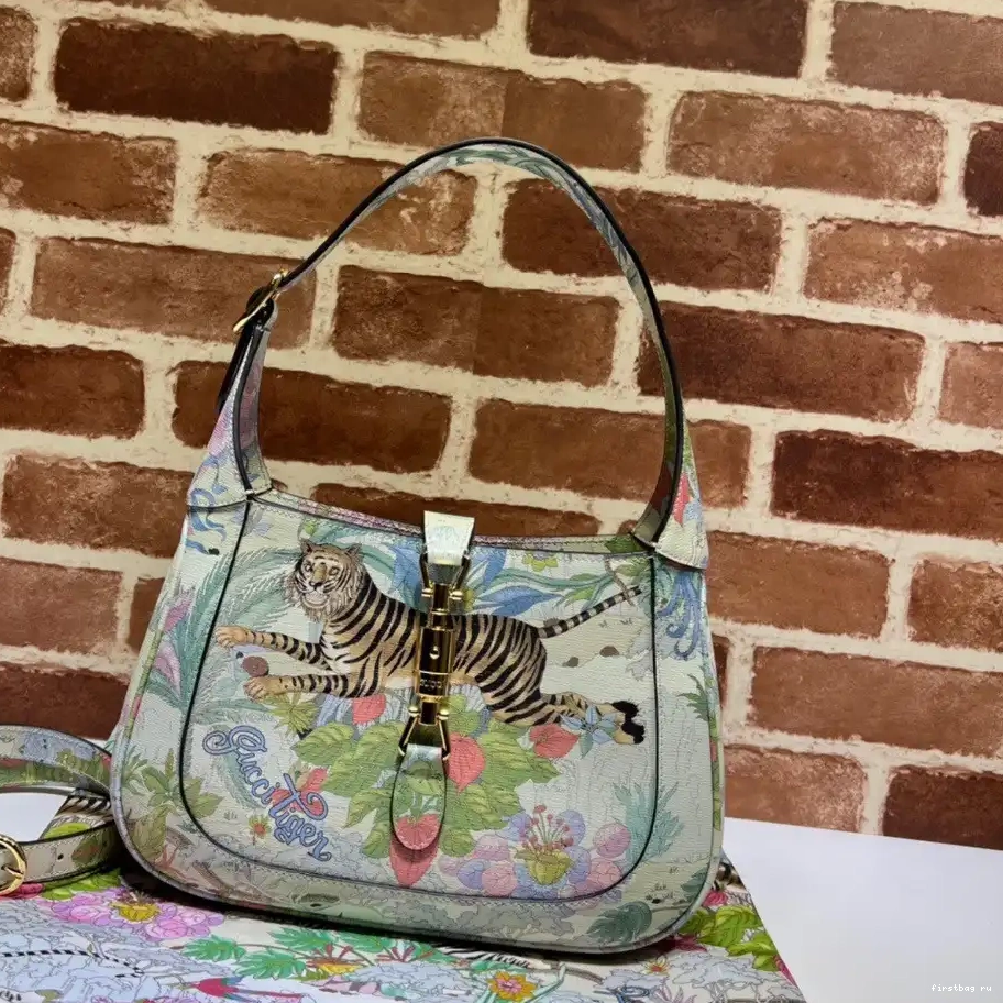 First bag ru Gucci 1961 small Jackie bag Tiger 0210