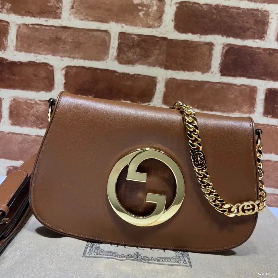 First bag ru Gucci shoulder Blondie bag 0227