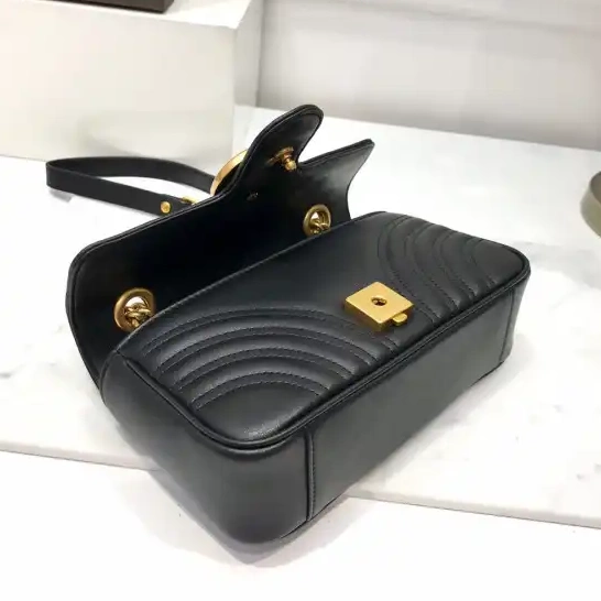 First bag ru Marmont GG Gucci 22CM 0309