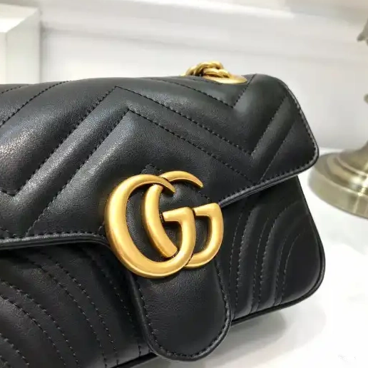 First bag ru Marmont GG Gucci 22CM 0309